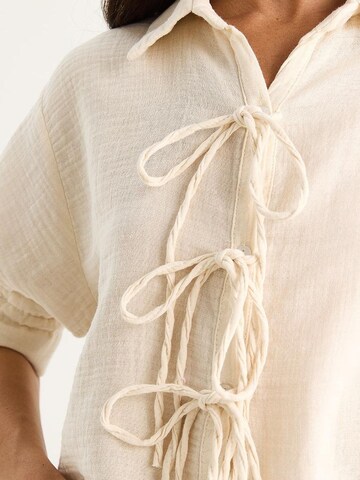 Bianco Lucci Blouse in Beige