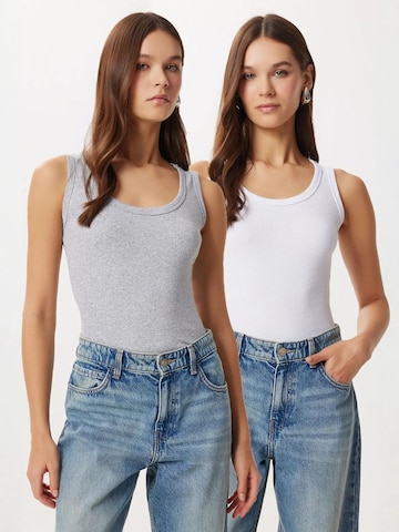 Happiness İstanbul - Top 'Tanktops & Camis' em cinzento: frente