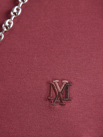 Tricou de la Mavi pe roșu