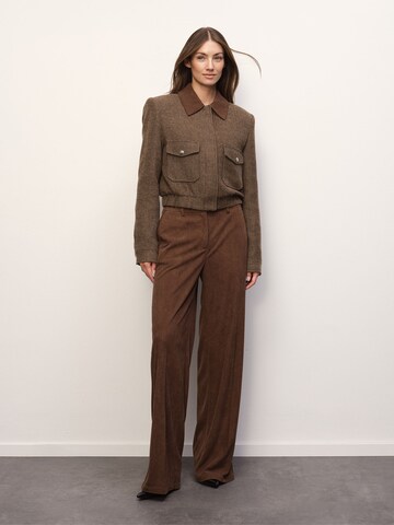 RÆRE by Lorena Rae - Casaco meia-estação em castanho