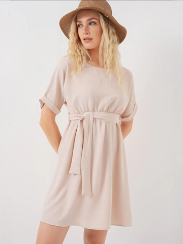 Bigdart - Vestido em branco: frente