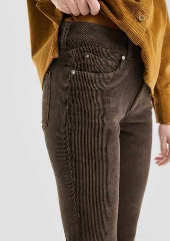 QS Bootcut Broek in Bruin