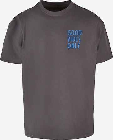 Merchcode T-Shirt 'Good Vibes Only' in Grau: Vorderseite