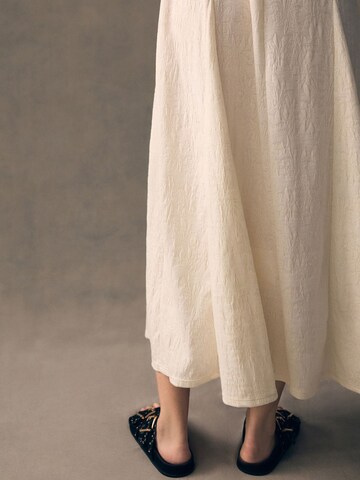 Next Рокля в бежово