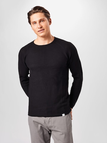 Pullover 'Honeycomb' di NOWADAYS in nero: frontale