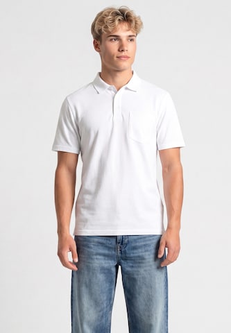 MO Shirt in White: front