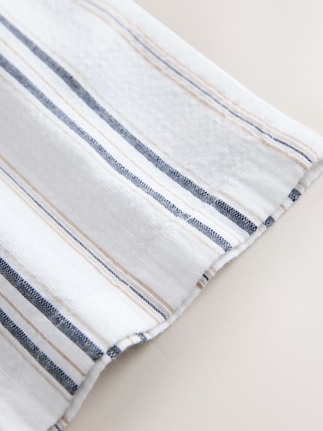 Next - Ajuste regular Camisa en blanco