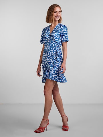 PIECES - Vestido de verano 'Josi' en azul