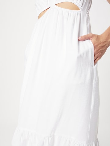 Robe d’été Abercrombie & Fitch en blanc