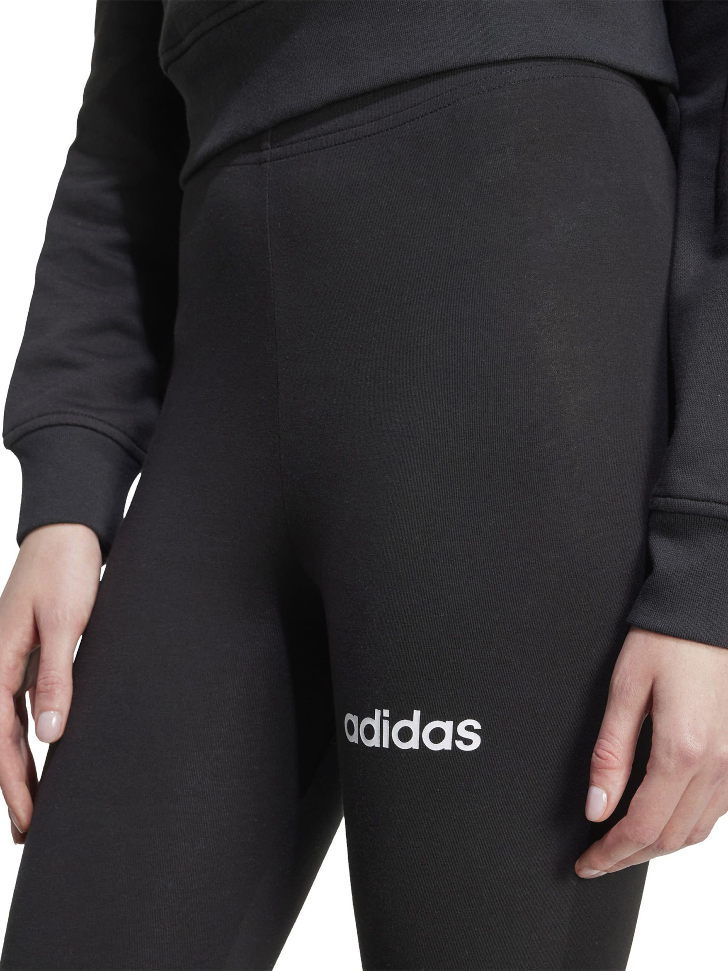 Costum de trening 'Leisure' de la ADIDAS SPORTSWEAR pe negru