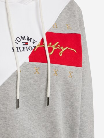 Felpa di Tommy Jeans in bianco