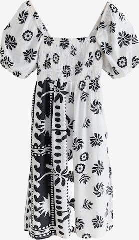 Next Mekko värissä valkoinen: etupuoli