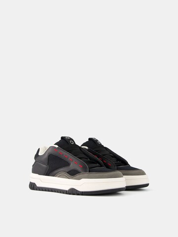 Bershka Låg sneaker i svart