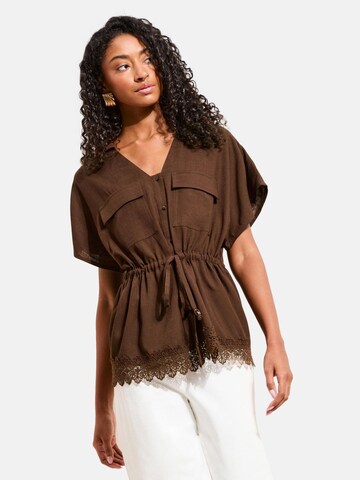 Friends Like These Blouse in Bruin: voorkant