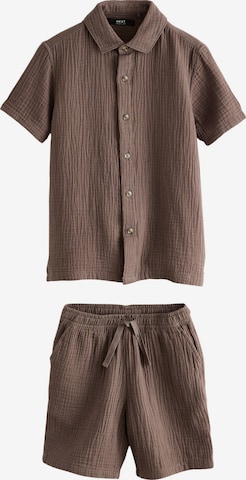 Next Setti värissä ruskea: etupuoli