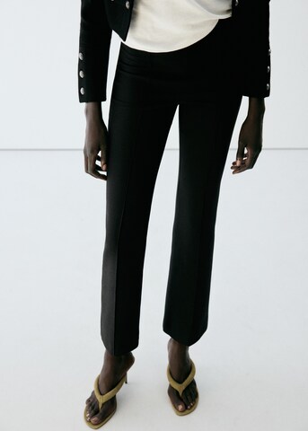 Bootcut Pantaloni 'ROME' di MANGO in nero: frontale