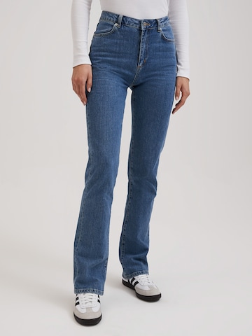 Bootcut Jeans 'Ela Tall' de la RÆRE by Lorena Rae pe albastru: față