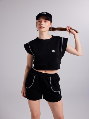 HOLLY LOLLY Loosefit Kalhoty – černá