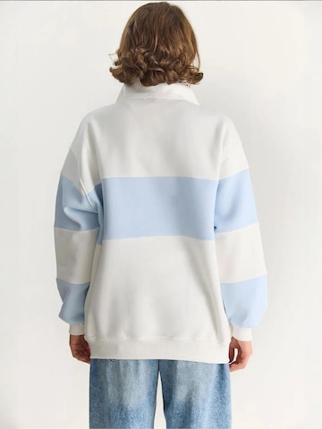 Bianco Lucci Sweatshirt in Blau