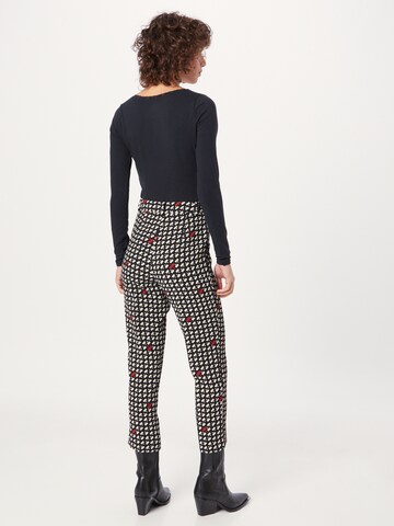 Regular Pantalon à plis Sisley en noir