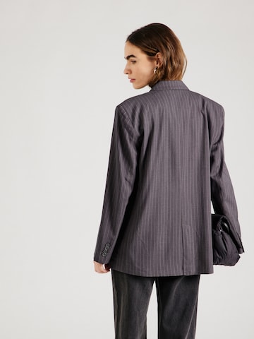 Blazer Gina Tricot en gris