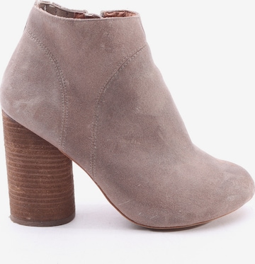 Jeffrey Campbell Dress Boots in 39 in Brown: front
