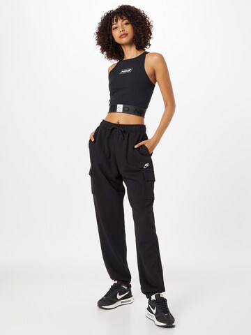 Effilé Pantalon cargo 'Club Fleece' Nike Sportswear en noir