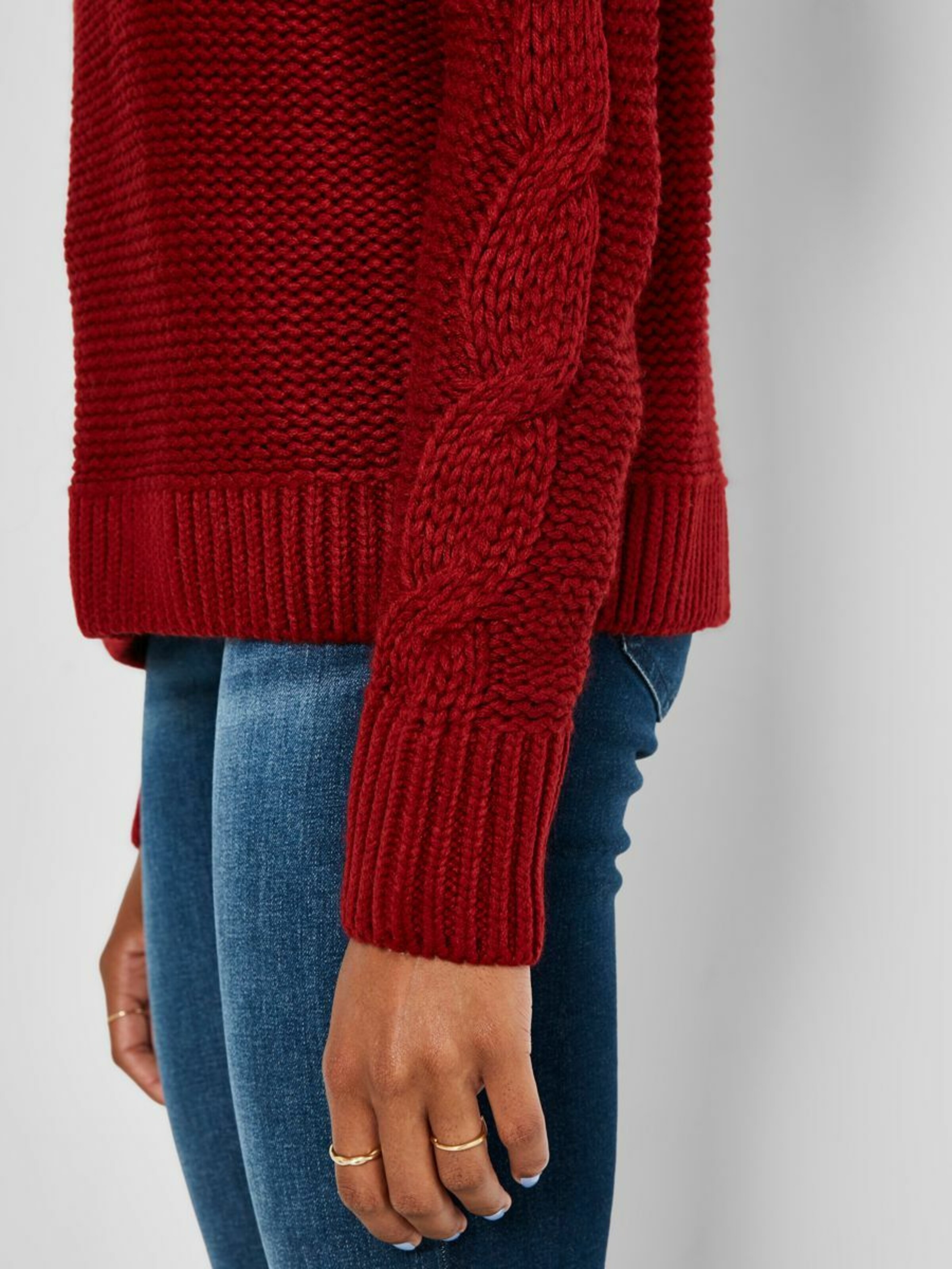 Vêtements Pull-over Noisy may en Rouge Rubis 