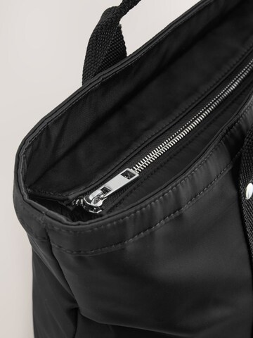 Next Shopper in Black