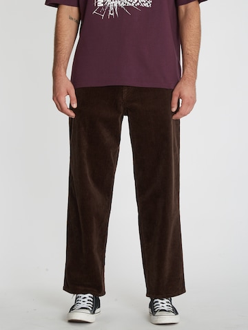 Volcom Jeans 'Lurking' in Brown: front