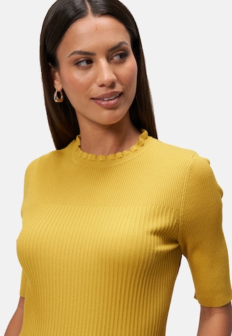 Pullover di zero in giallo