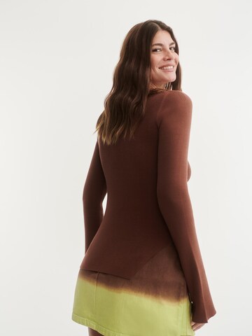 ABOUT YOU x Laura Giurcanu - Jersey en marrón