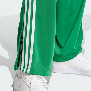 regular Pantaloni 'Adicolor Classics Firebird' di ADIDAS ORIGINALS in verde