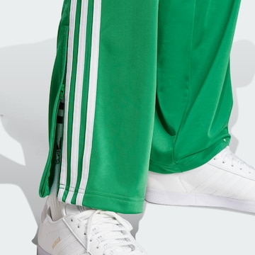 ADIDAS ORIGINALS - Regular Calças 'Adicolor Classics Firebird' em verde