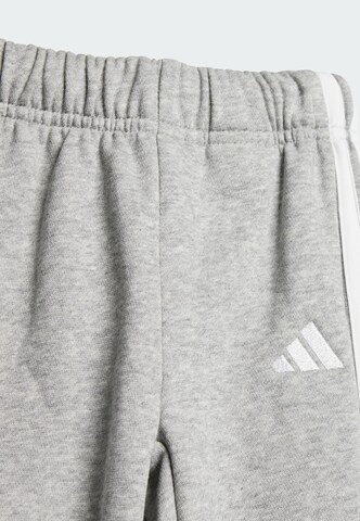 ADIDAS SPORTSWEAR Sportanzug 'Essentials' in Grau