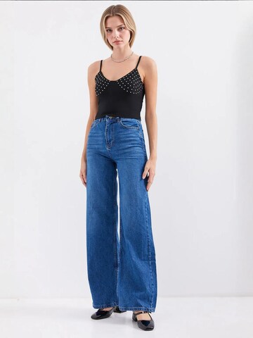 Bigdart Top in Black