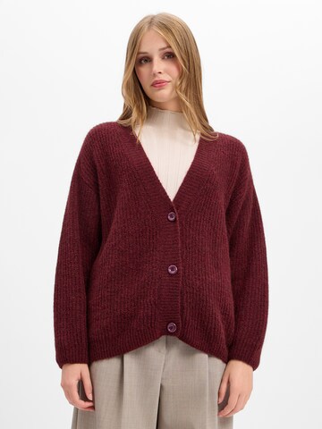 Cardigan ' East ' AMERICAN VINTAGE en rouge : devant