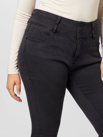 ONLY Carmakoma Skinny Jeans 'Anna' in Zwart