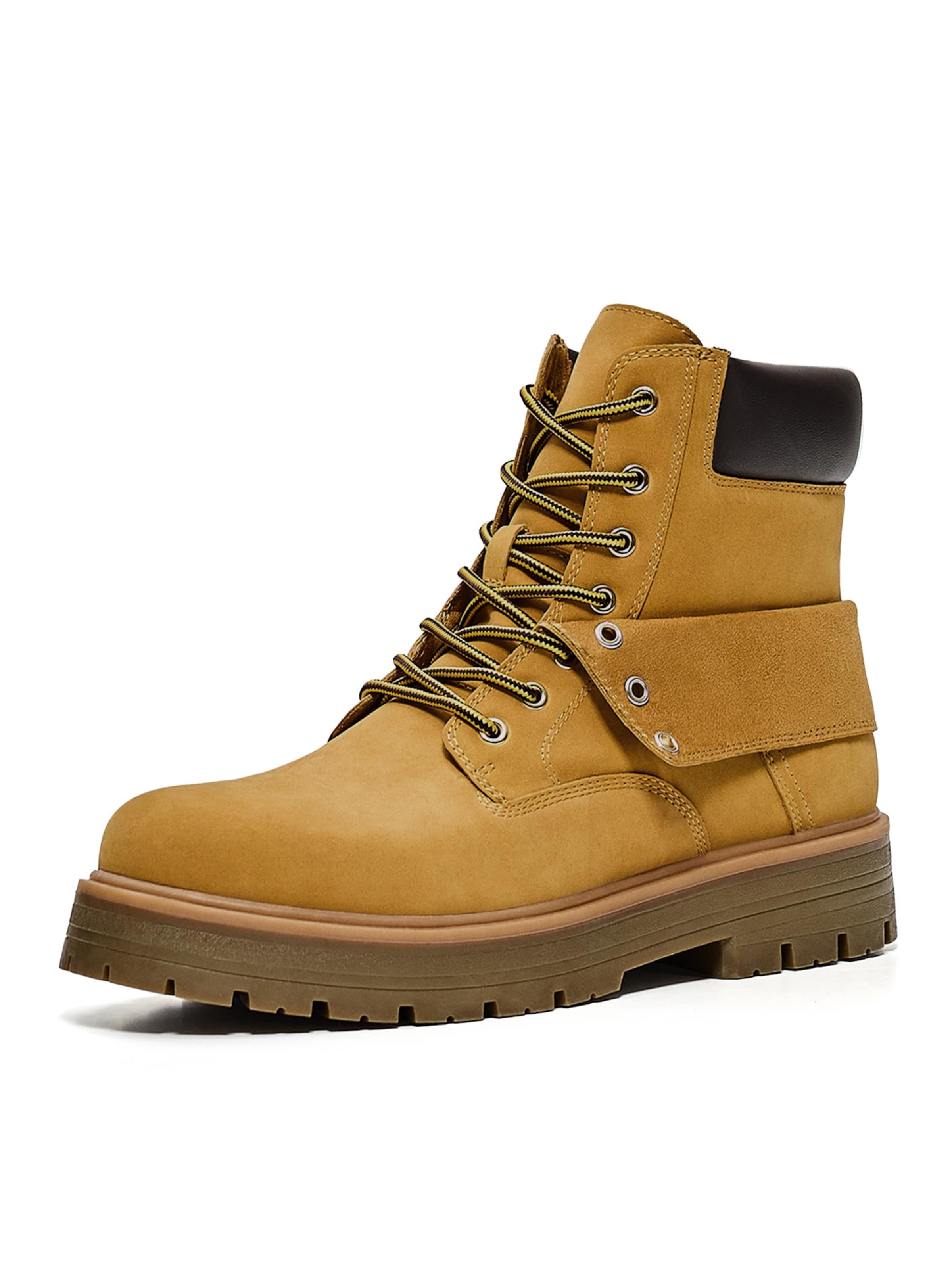 Boots stringati di Bershka in beige: frontale