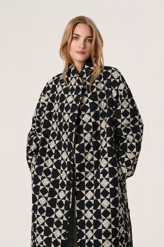 SOAKED IN LUXURY Between-Seasons Coat 'Dottir' in Black