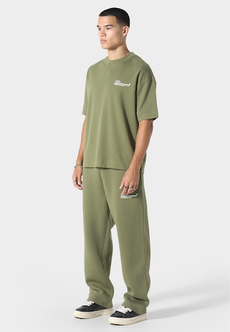 regular Pantaloni di Irasuto Studios in verde