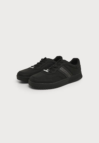 Sneaker bassa di bugatti in nero