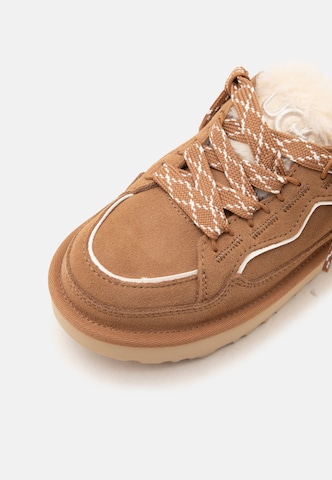 UGG Pantolette 'Lowmel' in Braun
