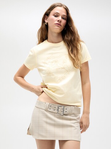 T-shirt Pull&Bear en jaune : devant