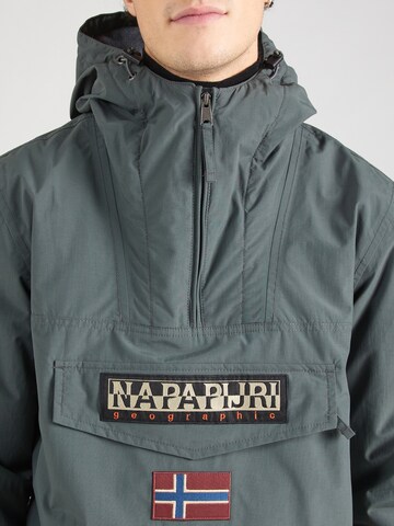 NAPAPIJRI - Chaqueta funcional 'Rainforest' en verde