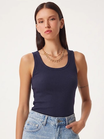 Happiness İstanbul Top 'Tanktops & Camis'‌‌‌‌‌‌‌ in Blau