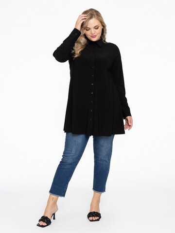 Yoek Blouse in Zwart