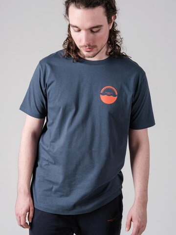 FANTASTIC REALITY STUDIOS Shirt 'WELCOME - Bio-Baumwolle'‌‌‌‌‌‌ in Blau