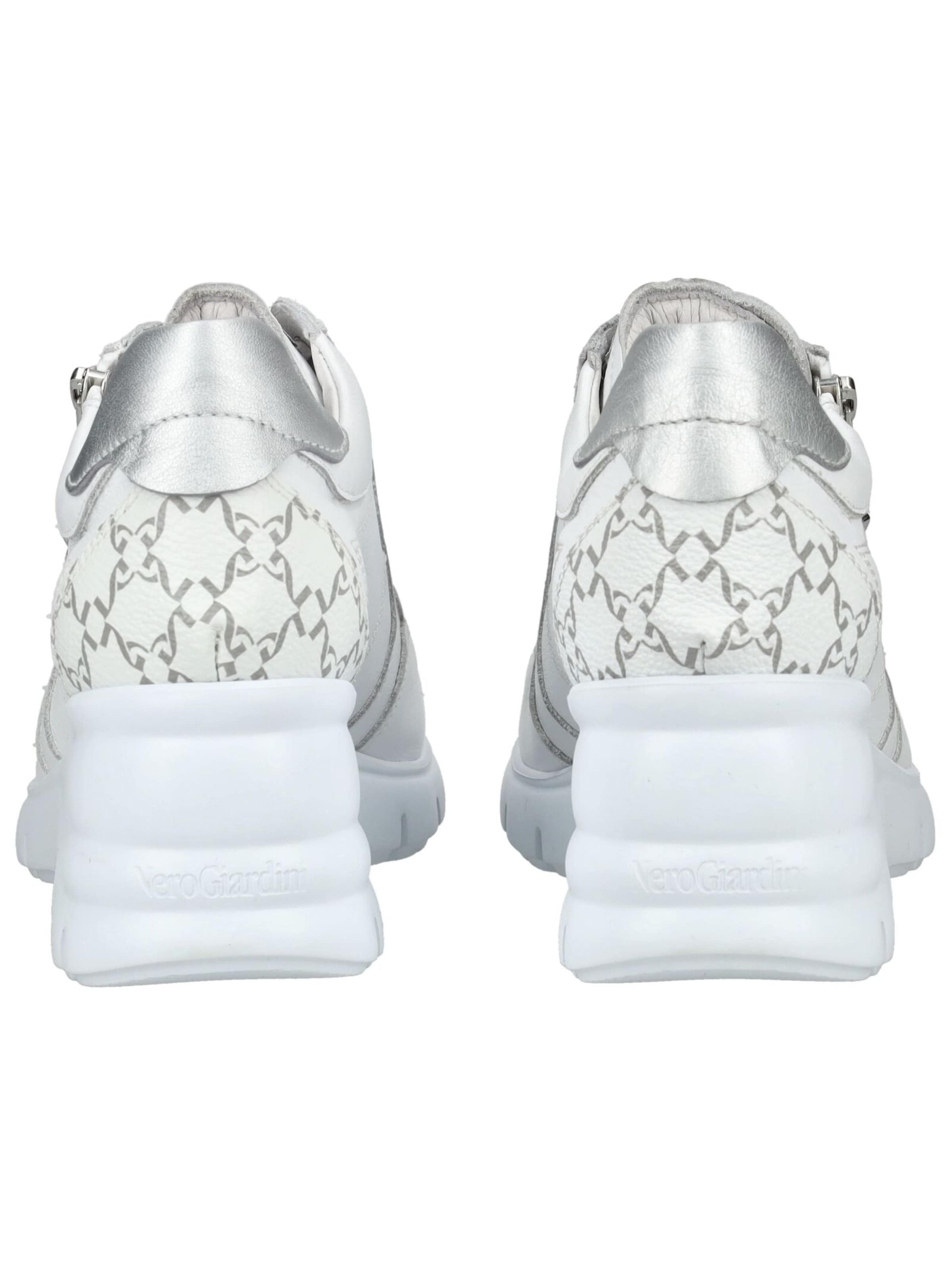 Baskets basses Nero Giardini en blanc