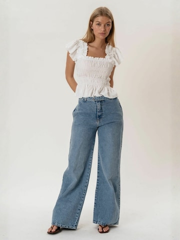 It's May Overdel ' Honey ' i hvid